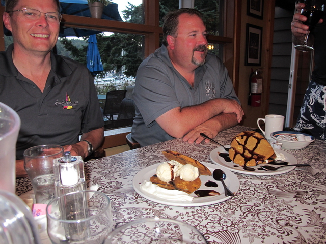 Wayne & Bob enjoy dessert at Port Browning Marina